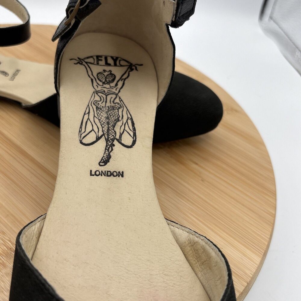 Fly London Black Leather Ankle Strap Flats Closed Toes Mary Jane EU 39 Minimal - Picture 3 of 13